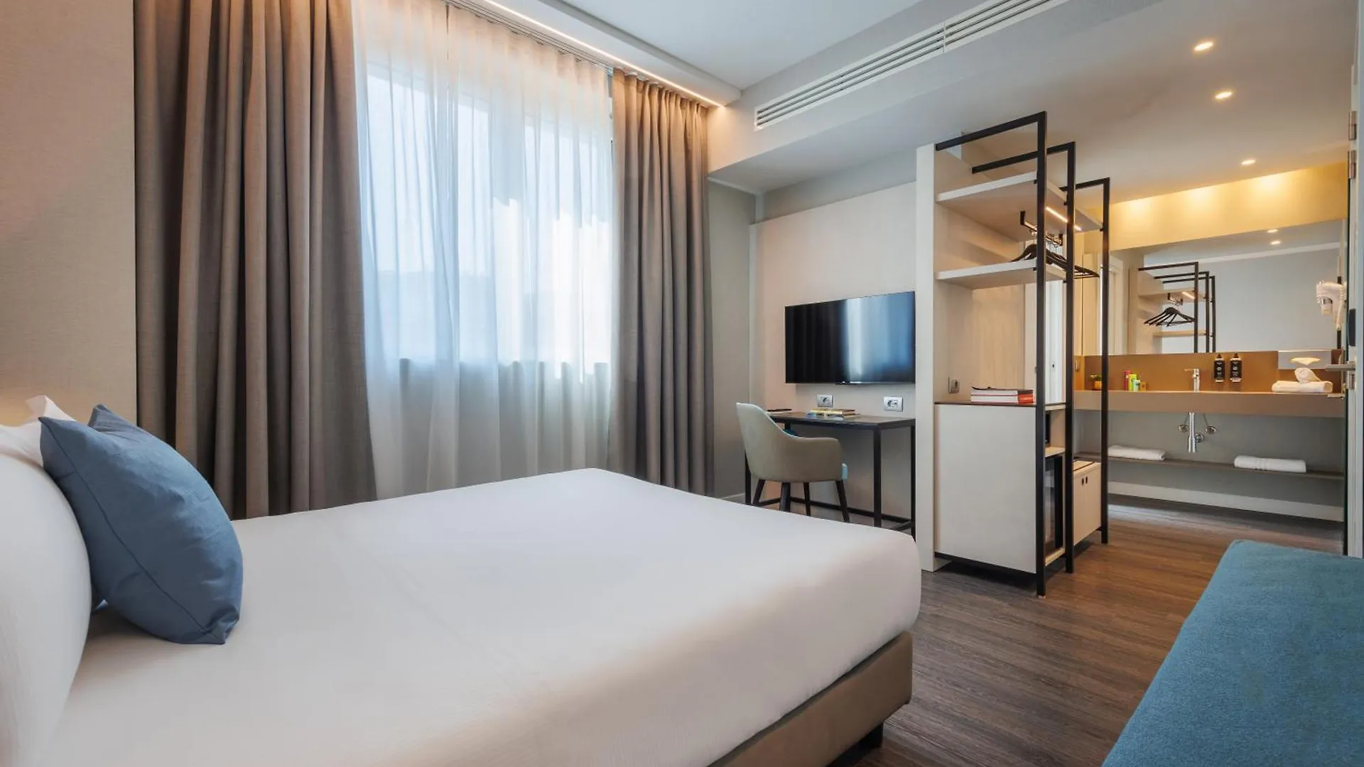 Ih Hotels Milano Centrale 4*, ميلان